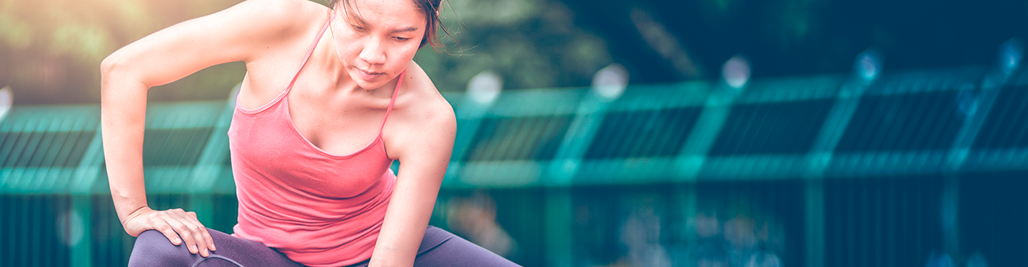 Mujer estirando